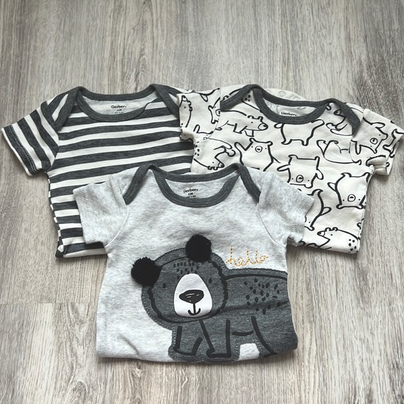 Gerber Other - 3-6 M Gerber NWOT Onesie Lot Bear and Stripes Gray Neutral Set